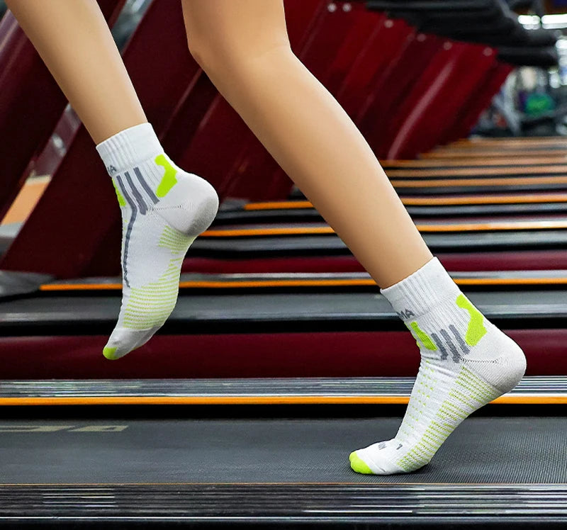 Fitness Sports Socks Men Women Middle Tube Non-Slip Quick-Drying Breathable Running Marathon Basketball Training Socks