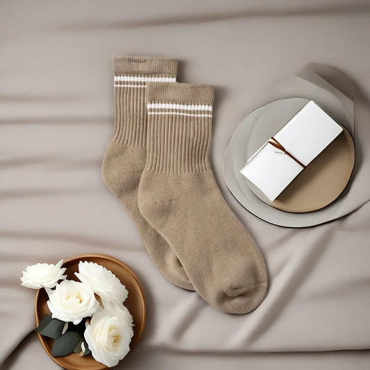 Fitness Gym Workout Running Socks for Women Retro Colorful Yoga Socks Non Slip Grippy Pilates Socks Athletic Sport Crew Socks