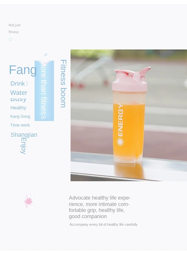 Bouteille shaker portable de 500/700 ml avec bille de mélange, idéale pour les boissons protéinées et les gourdes avant l'entraînement, sans BPA.