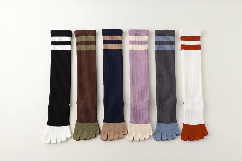 Chaussettes de yoga pour femmes, chaussettes de Pilates professionnelles à cinq doigts en silicone antidérapant pour entraînement en intérieur, gym, fitness, danse et sport.