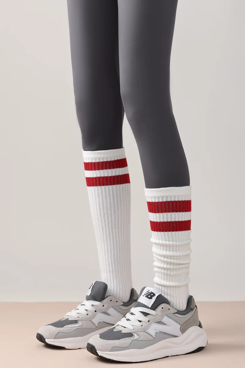 Chaussettes de yoga pour femmes, chaussettes de Pilates professionnelles à cinq doigts en silicone antidérapant pour entraînement en intérieur, gym, fitness, danse et sport.