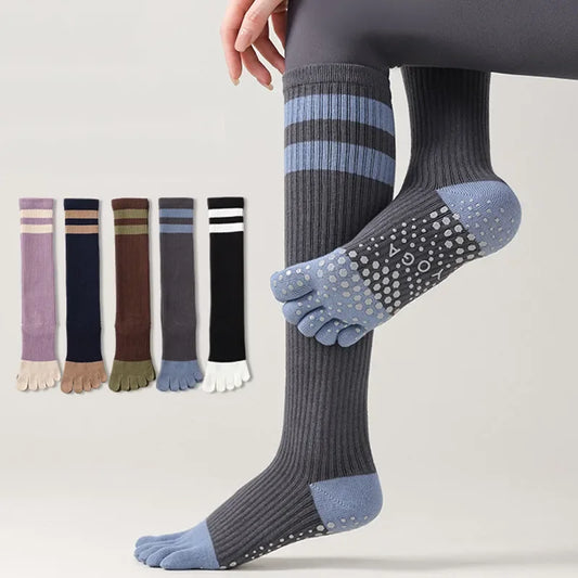 Chaussettes de yoga pour femmes, chaussettes de Pilates professionnelles à cinq doigts en silicone antidérapant pour entraînement en intérieur, gym, fitness, danse et sport.