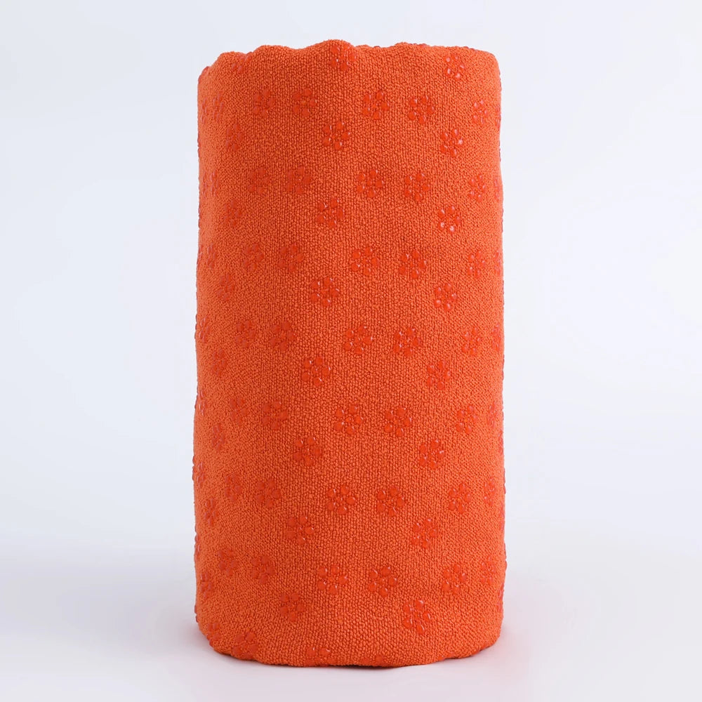 Serviettes de yoga, serviettes pour tapis de yoga chaud et épicé. Dotées de points d'adhérence pour absorber la transpiration et éviter de glisser, elles conviennent au yoga chaud et épicé.