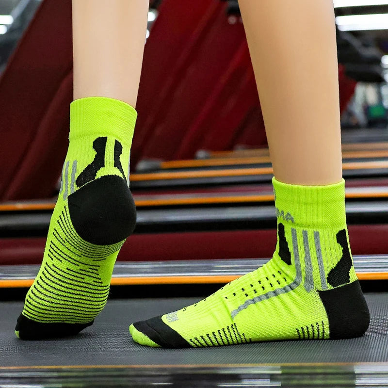 Fitness Sports Socks Men Women Middle Tube Non-Slip Quick-Drying Breathable Running Marathon Basketball Training Socks