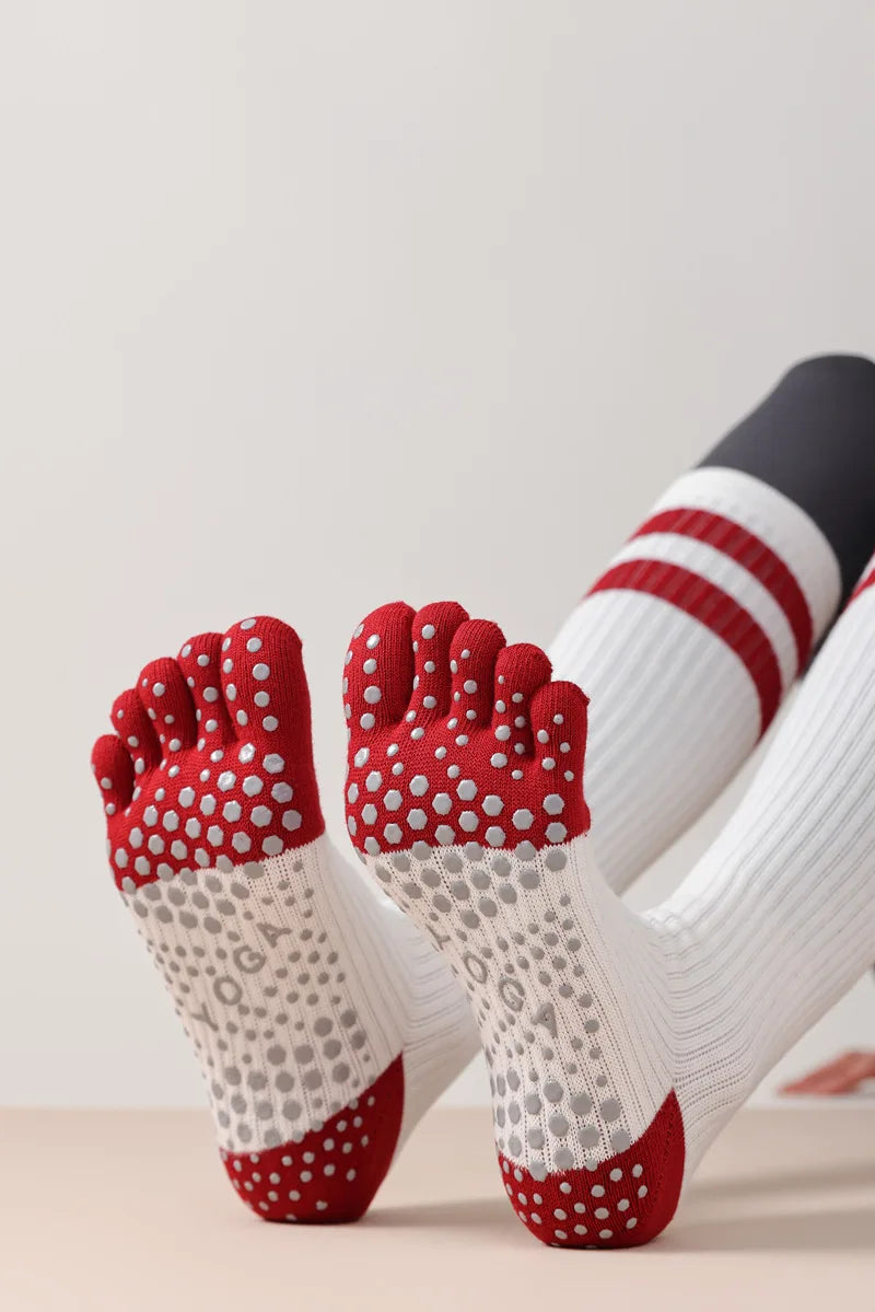 Chaussettes de yoga pour femmes, chaussettes de Pilates professionnelles à cinq doigts en silicone antidérapant pour entraînement en intérieur, gym, fitness, danse et sport.