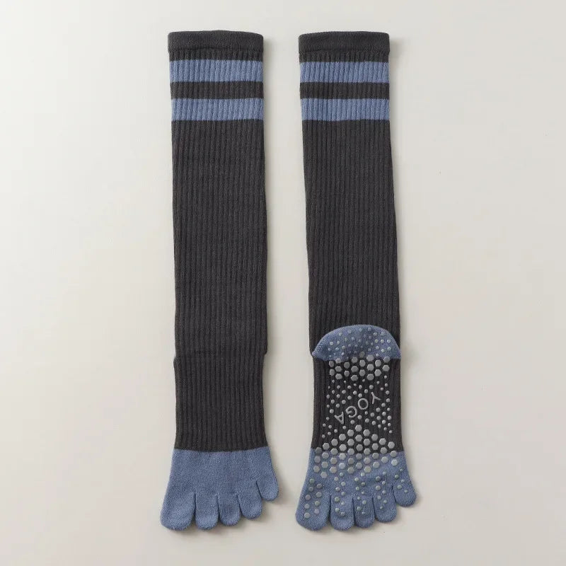 Chaussettes de yoga pour femmes, chaussettes de Pilates professionnelles à cinq doigts en silicone antidérapant pour entraînement en intérieur, gym, fitness, danse et sport.